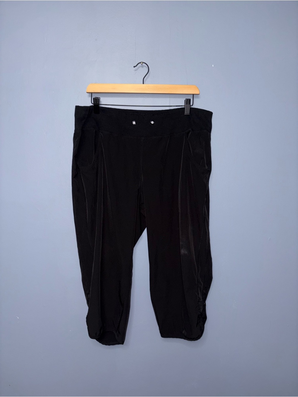 ACX | Black Capris